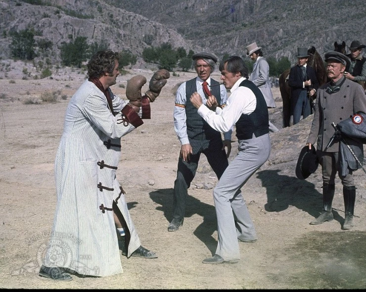 Великий скаут и кошачий дом по четвергам (1976) через торрент бесплатно Великий скаут и кошачий дом по четвергам (1976) фильм через торрент бесплатно