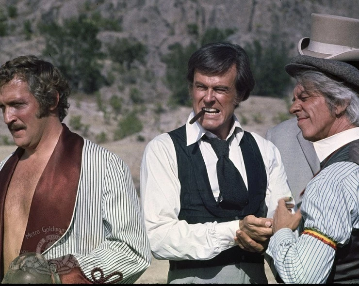 Великий скаут и кошачий дом по четвергам (1976) через торрент скачать Великий скаут и кошачий дом по четвергам (1976) фильм через торрент скачать