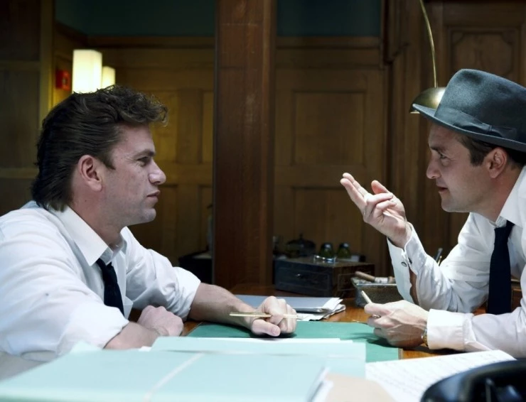 Смешной человек (2011) через торрент бесплатно Смешной человек (2011) фильм через торрент бесплатно