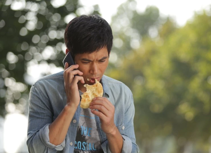 Рискуя жизнью (2018) через торрент скачать Рискуя жизнью (2018) фильм через торрент скачать