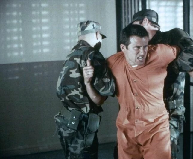 Гром в пустыне (1999) в хорошем качестве через торрент Гром в пустыне (1999) фильм в хорошем качестве через торрент