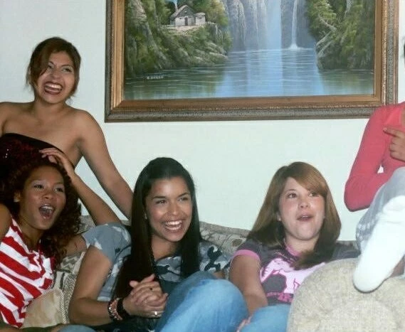 Пятнадцатилетняя (2006) через торрент скачать Пятнадцатилетняя (2006) фильм через торрент скачать