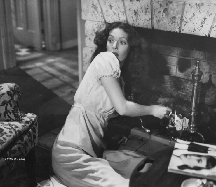 Обвиняемая (1949) через торрент скачать Обвиняемая (1949) фильм через торрент скачать