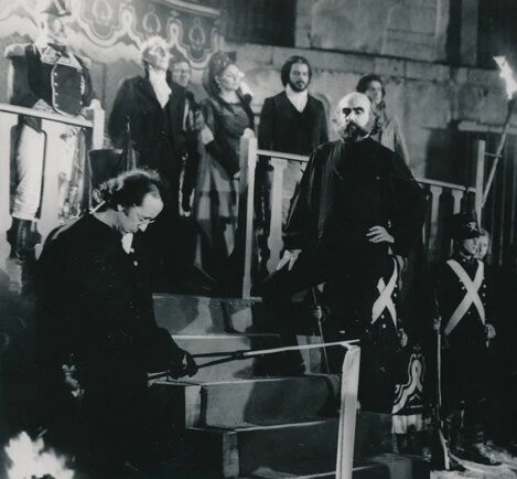 Кровавая церемония (1973) через торрент скачать Кровавая церемония (1973) фильм через торрент скачать