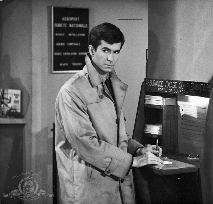 Пять миль до полуночи (1962) через торрент бесплатно Пять миль до полуночи (1962) фильм через торрент бесплатно