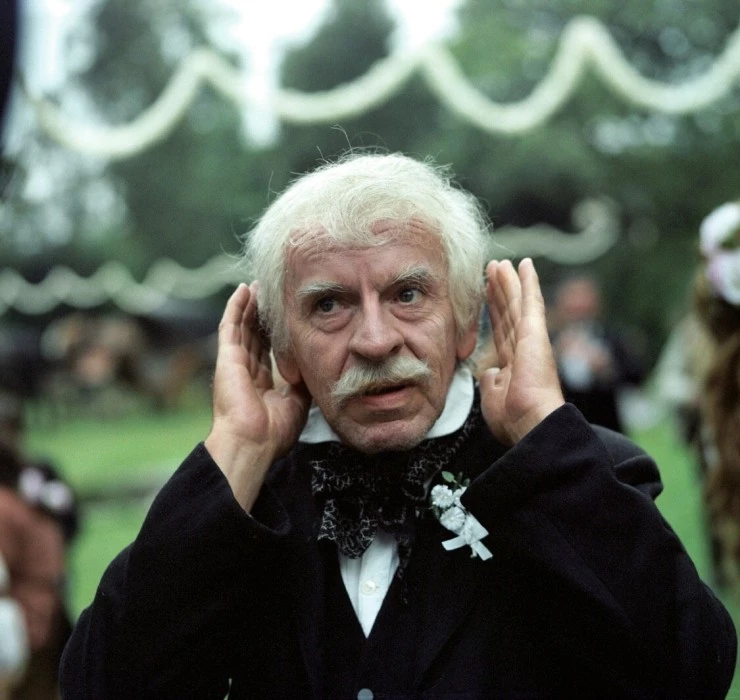 Тысячелетняя пчела (1983) в хорошем качестве через торрент Тысячелетняя пчела (1983) фильм в хорошем качестве через торрент