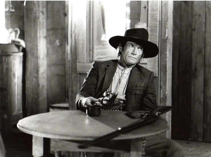 Луна под прицелом (1995) через торрент скачать Луна под прицелом (1995) фильм через торрент скачать