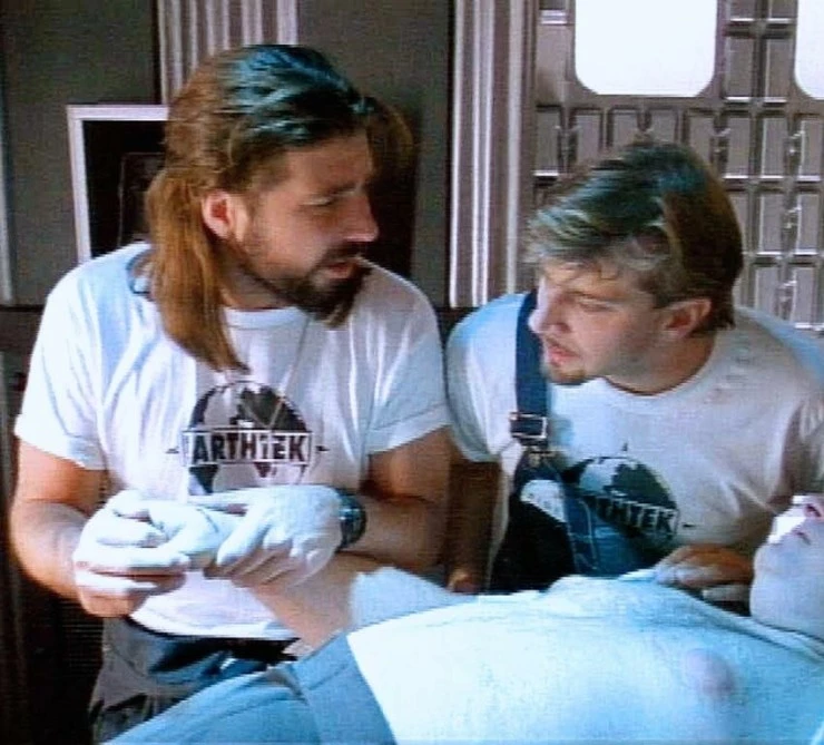 Пришелец из бездны (1995) через торрент бесплатно Пришелец из бездны (1995) фильм через торрент бесплатно