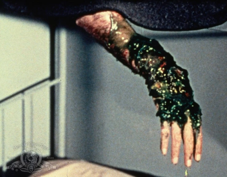 Грозная красная планета (1959) через торрент бесплатно Грозная красная планета (1959) фильм через торрент бесплатно