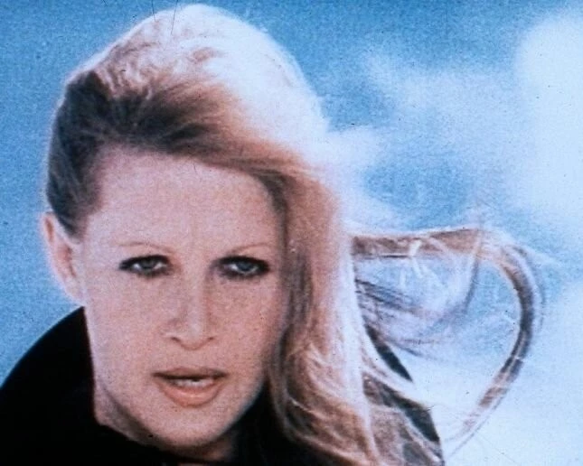 Черная змея (1973) через торрент бесплатно Черная змея (1973) фильм через торрент бесплатно