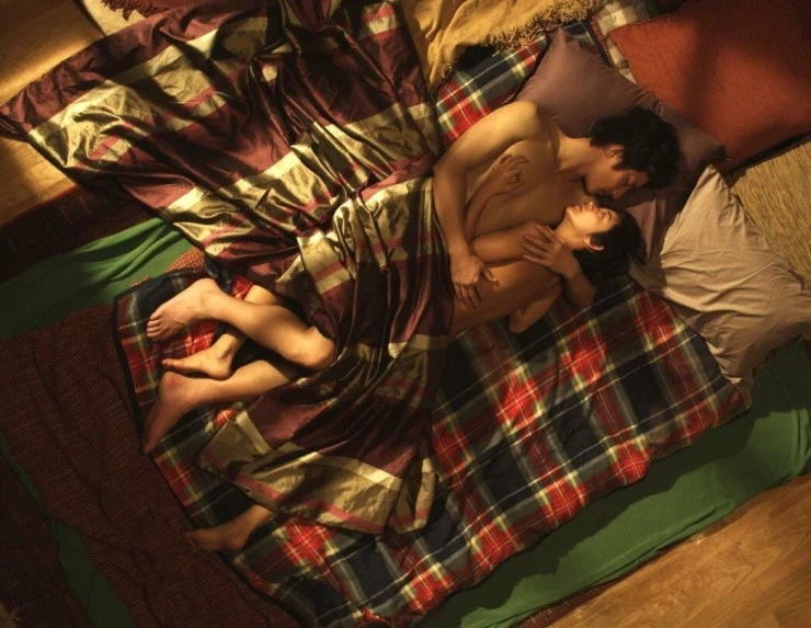 Две женщины (2010) через торрент бесплатно Две женщины (2010) фильм через торрент бесплатно