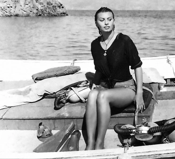 Мальчик на дельфине (1957) в хорошем качестве через торрент Мальчик на дельфине (1957) фильм в хорошем качестве через торрент