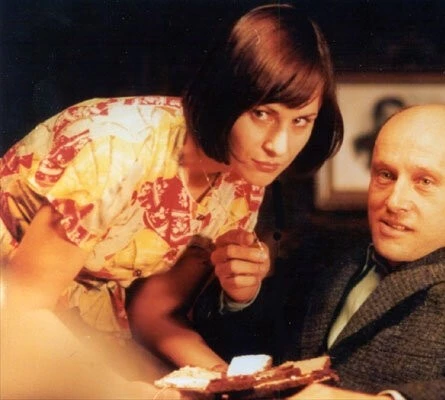 Подальше от окна (2000) в хорошем качестве через торрент Подальше от окна (2000) фильм в хорошем качестве через торрент