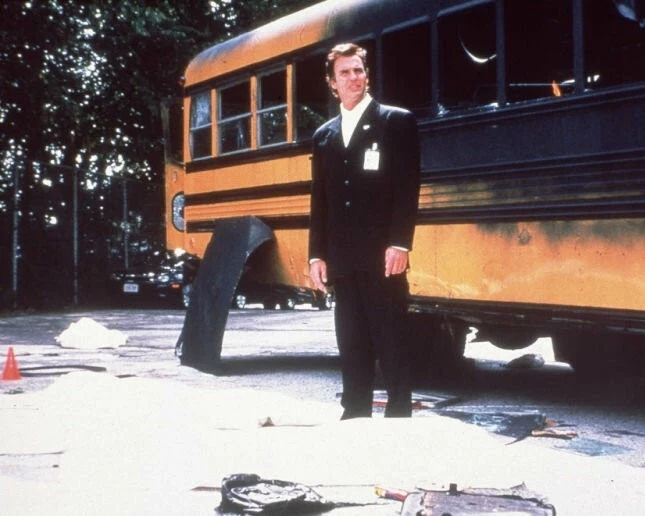 Повелитель тьмы (1999) в хорошем качестве через торрент Повелитель тьмы (1999) фильм в хорошем качестве через торрент