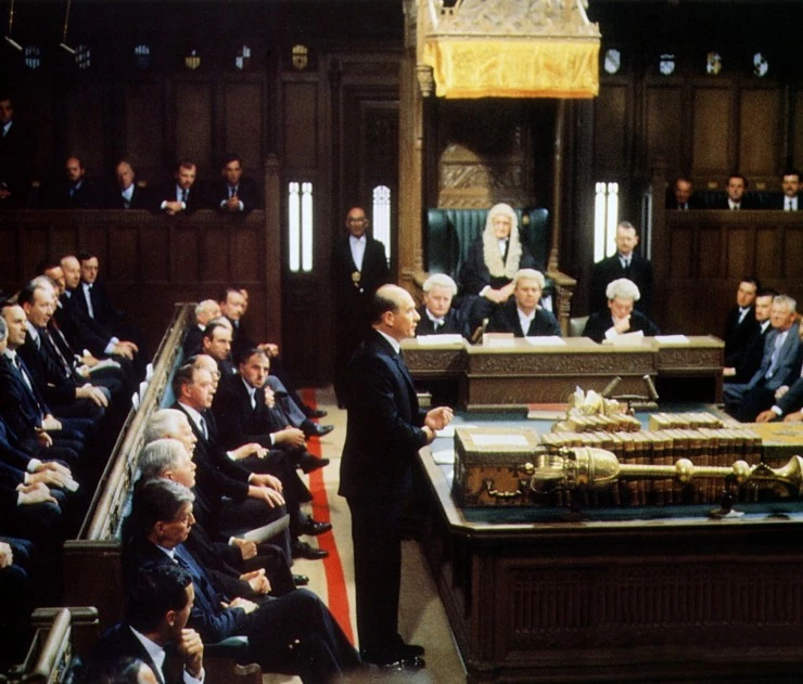 Скандал (1989) в хорошем качестве через торрент Скандал (1989) фильм в хорошем качестве через торрент