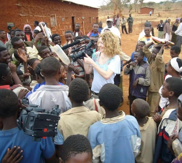 Мы живем на людях (2009) через торрент скачать Мы живем на людях (2009) фильм через торрент скачать