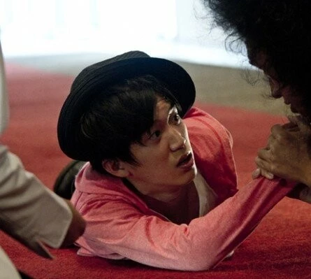 Неужели никто не выжил? (2012) в хорошем качестве через торрент Неужели никто не выжил? (2012) фильм в хорошем качестве через торрент