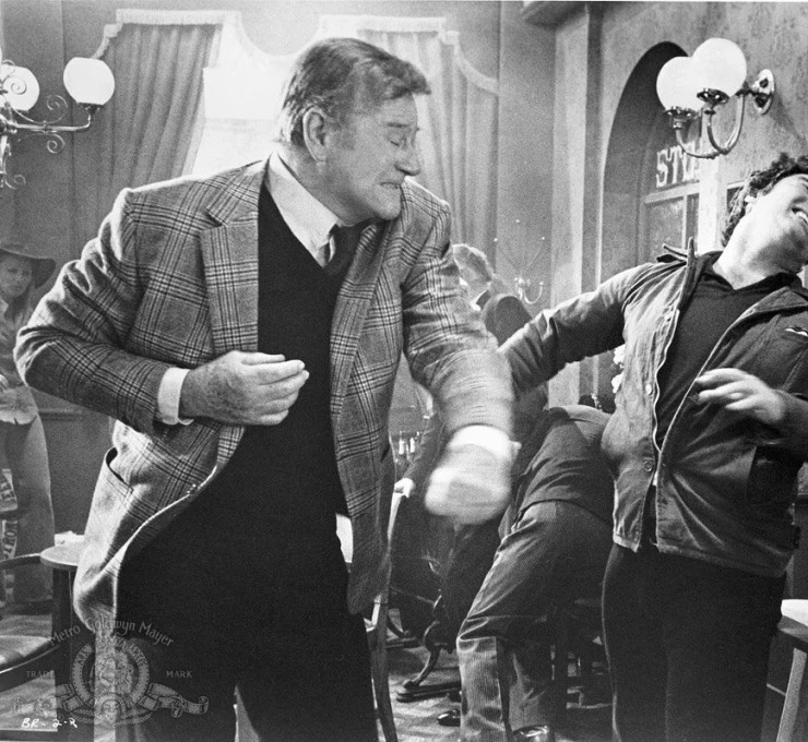 Брэнниган (1975) через торрент скачать Брэнниган (1975) фильм через торрент скачать