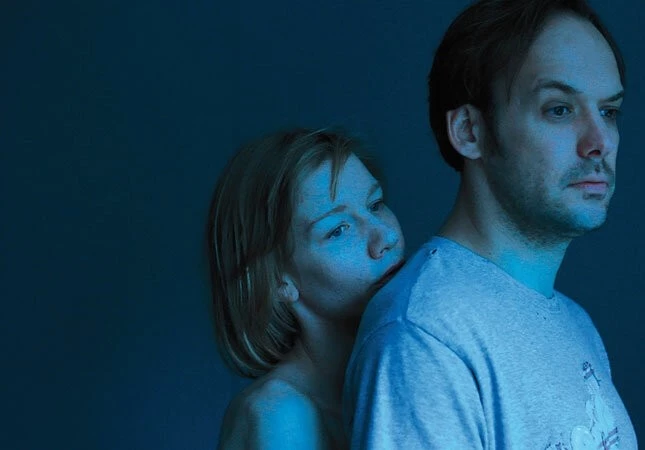 Над нами только небо (2011) через торрент скачать Над нами только небо (2011) фильм через торрент скачать