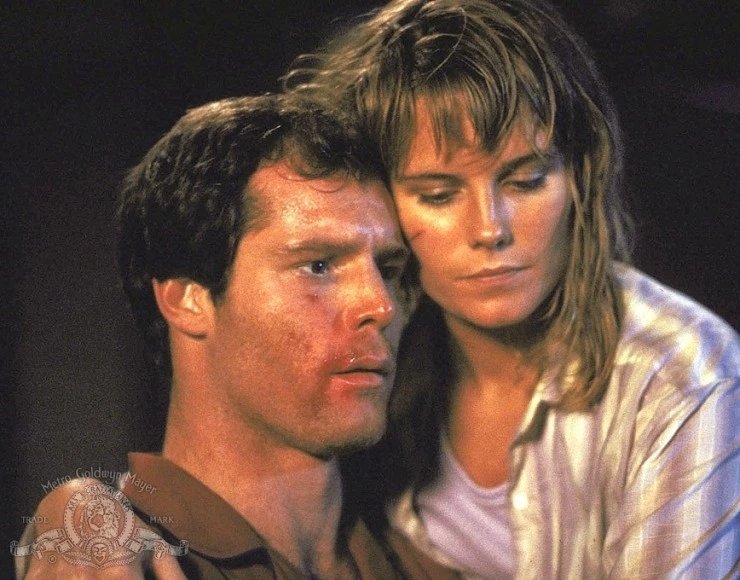 Обезьяна-убийца (1988) через торрент скачать Обезьяна-убийца (1988) фильм через торрент скачать