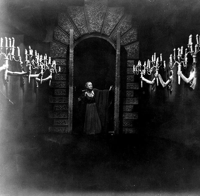 Красавица и чудовище (1946) через торрент скачать Красавица и чудовище (1946) фильм через торрент скачать