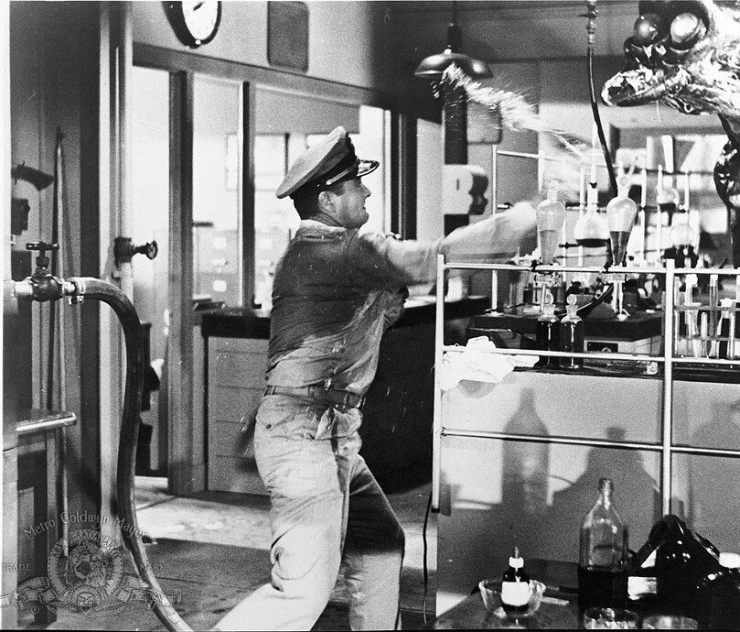 Монстр, который бросил вызов миру (1957) через торрент скачать Монстр, который бросил вызов миру (1957) фильм через торрент скачать