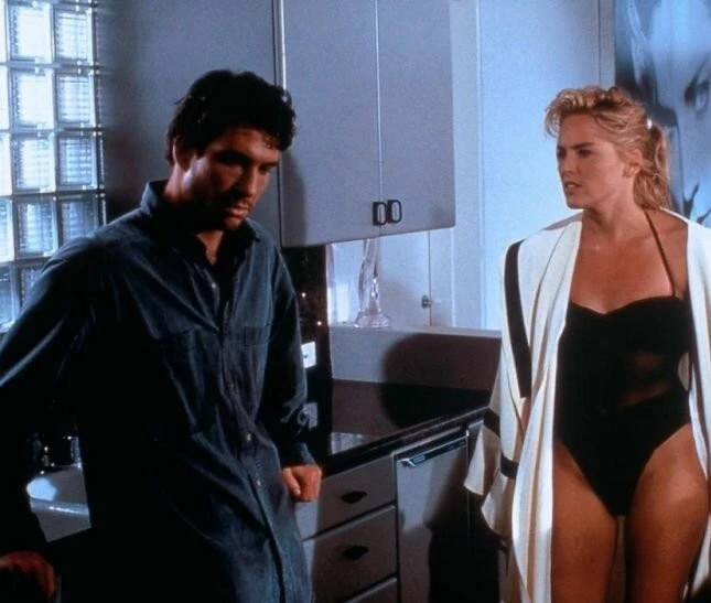 Там, где покоится зло (1991) через торрент бесплатно Там, где покоится зло (1991) фильм через торрент бесплатно