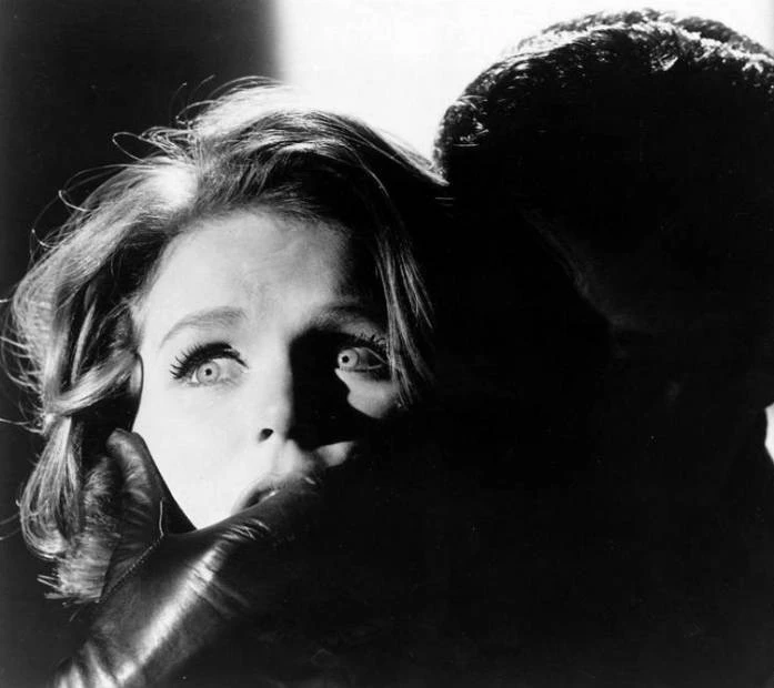 Эксперимент с ужасом (1962) через торрент скачать Эксперимент с ужасом (1962) фильм через торрент скачать