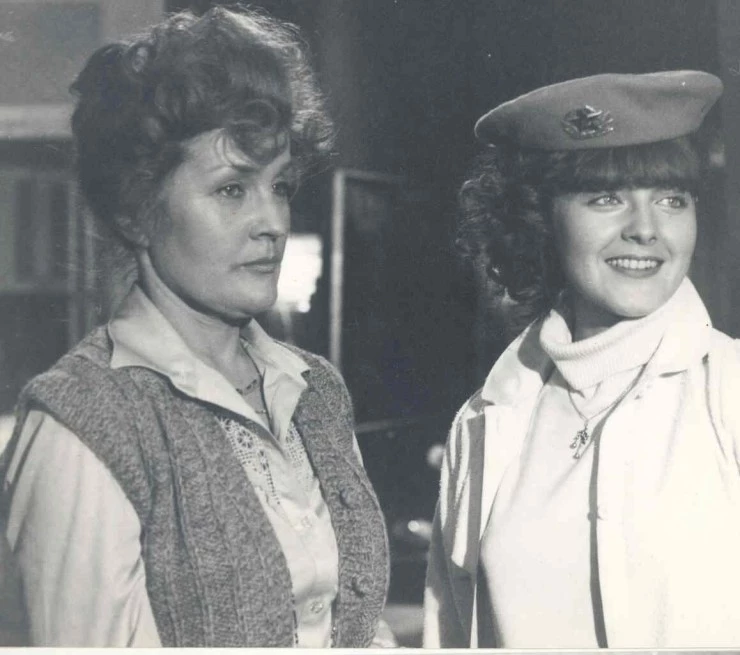 Люблю. Жду. Лена (1983) через торрент бесплатно Люблю. Жду. Лена (1983) фильм через торрент бесплатно