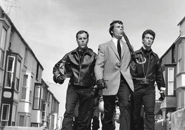 Проклятые (1962) через торрент бесплатно Проклятые (1962) фильм через торрент бесплатно