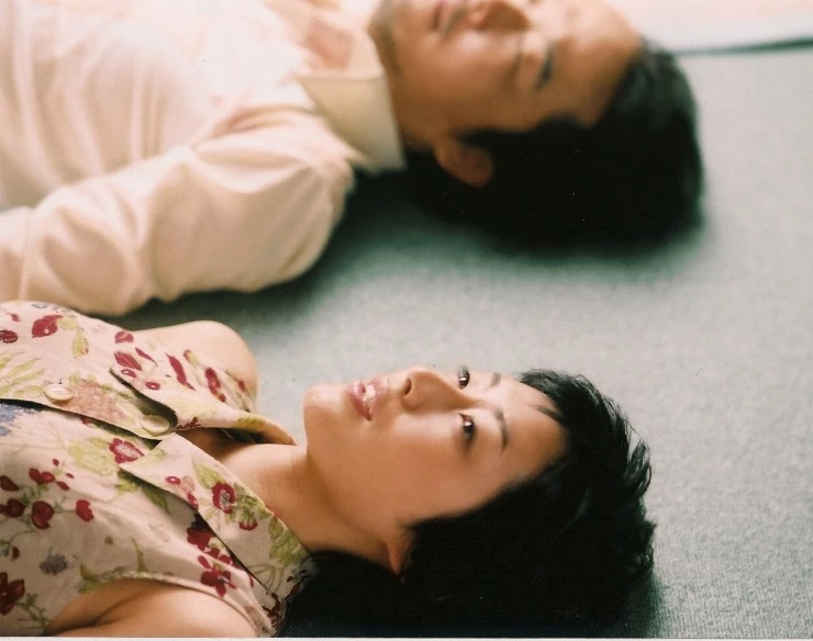 Все вокруг нас (2008) через торрент бесплатно Все вокруг нас (2008) фильм через торрент бесплатно