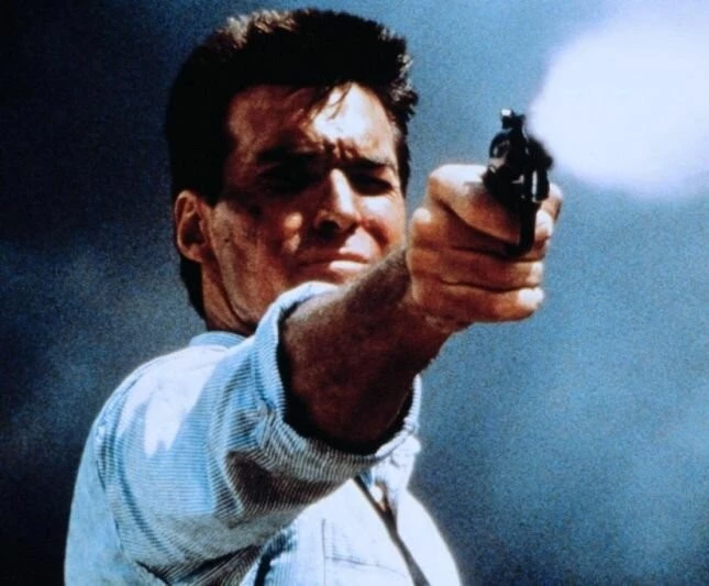 Под дулом пистолета (1988) через торрент скачать Под дулом пистолета (1988) фильм через торрент скачать