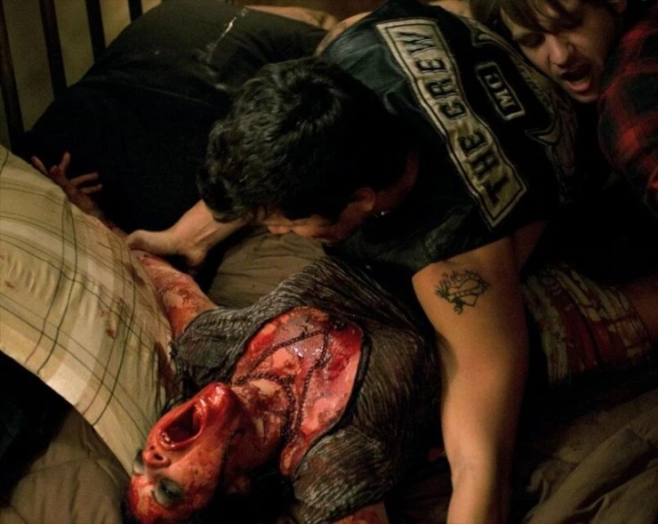 Жестокий вид (2010) через торрент скачать Жестокий вид (2010) фильм через торрент скачать