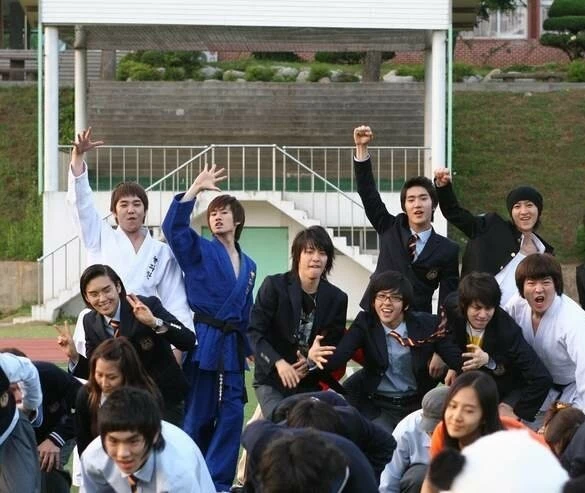 Нападение на золотых мальчиков (2007) через торрент бесплатно Нападение на золотых мальчиков (2007) фильм через торрент бесплатно