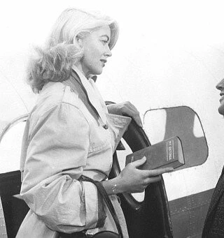 Запятнанные ангелы (1957) через торрент бесплатно Запятнанные ангелы (1957) фильм через торрент бесплатно