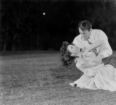 Человек в сером фланелевом костюме (1956) в хорошем качестве через торрент Человек в сером фланелевом костюме (1956) фильм в хорошем качестве через торрент