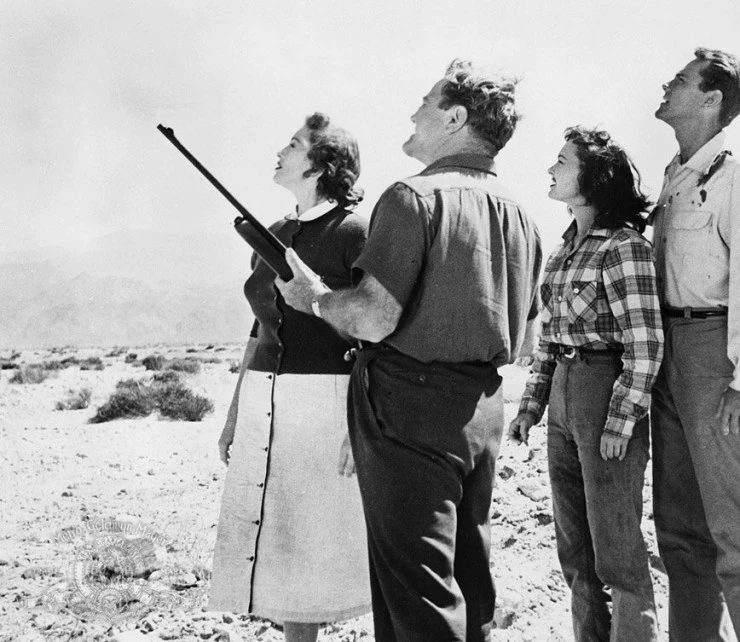 Чудовище с миллионом глаз (1955) в хорошем качестве через торрент Чудовище с миллионом глаз (1955) фильм в хорошем качестве через торрент