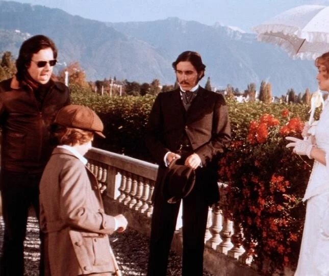 Дейзи Миллер (1974) через торрент скачать Дейзи Миллер (1974) фильм через торрент скачать