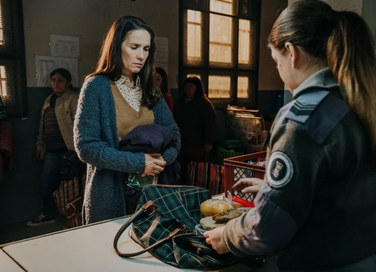 Женщина в очереди (2025) через торрент бесплатно Женщина в очереди (2025) фильм через торрент бесплатно