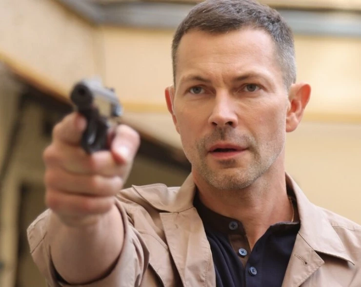 Шеф. Возвращение (2021) через торрент скачать Шеф. Возвращение (2021) сериал через торрент скачать