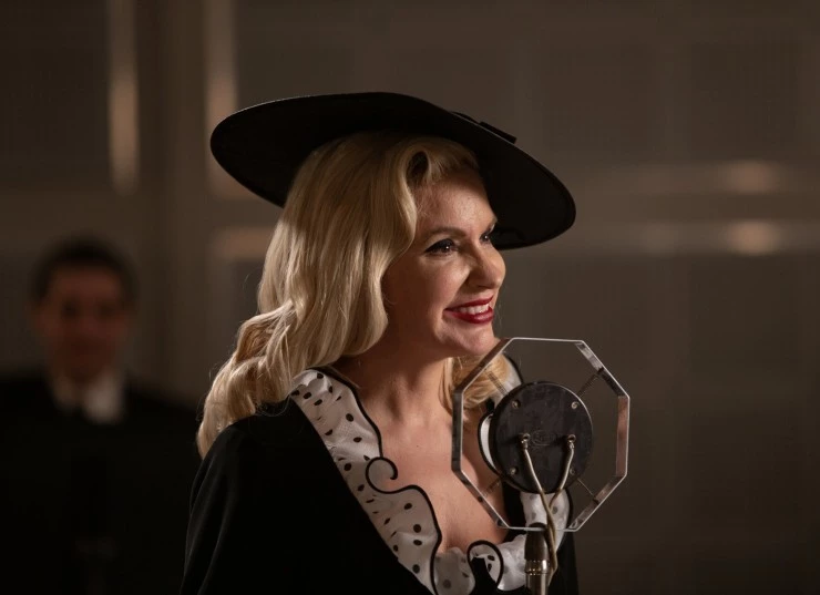 Американская предательница (2021) через торрент бесплатно Американская предательница (2021) фильм через торрент бесплатно