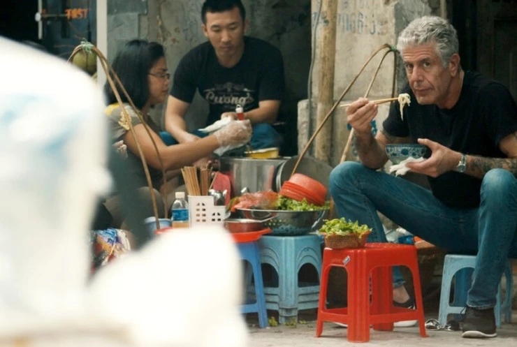 Бегун: Фильм об Энтони Бурдене (2021) через торрент скачать Бегун: Фильм об Энтони Бурдене (2021) фильм через торрент скачать